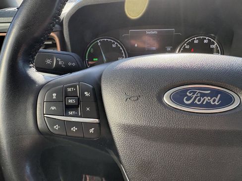 Used 2024 Ford Maverick Lariat image 11