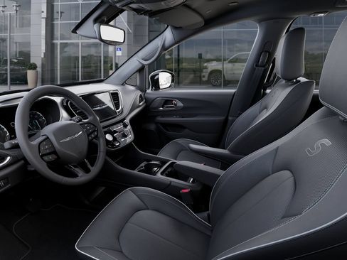 New 2026 Chrysler Pacifica Limited w/ S Appearance Package FWD image 22
