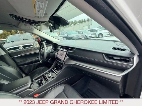 Certified 2023 Jeep Grand Cherokee Limited w/ Luxury Tech Group II image 9