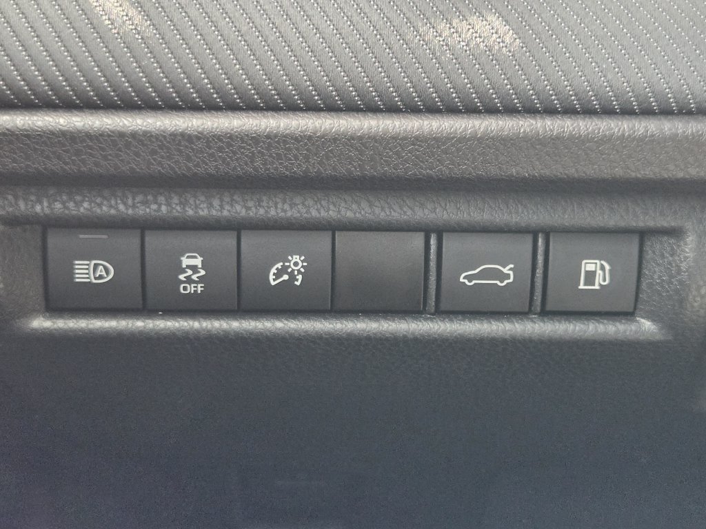 Used 2025 Toyota Camry SE w/ Convenience Package FWD image 25