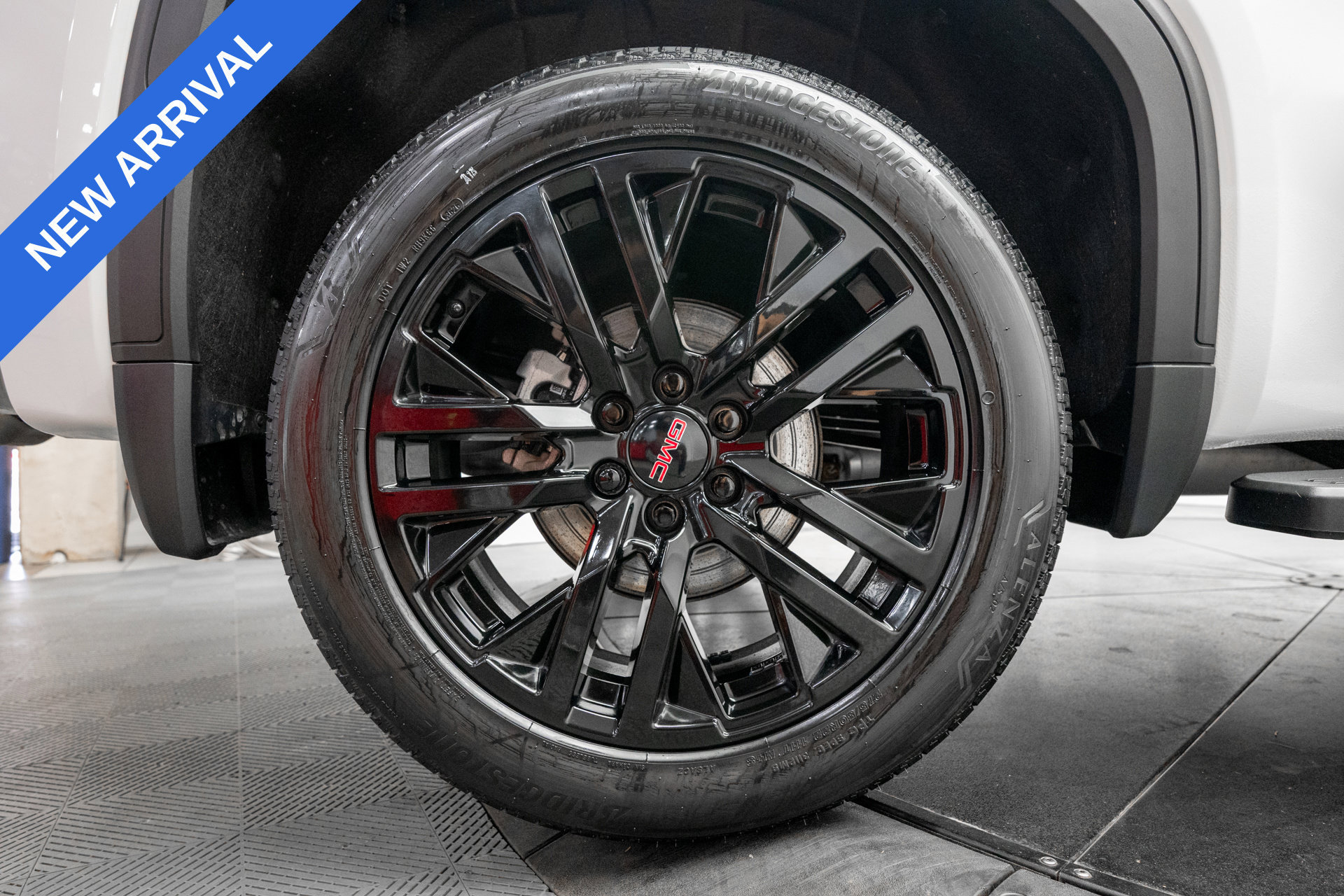 Used 2023 GMC Sierra 1500 Denali w/ Technology Package AWD/4WD image 33