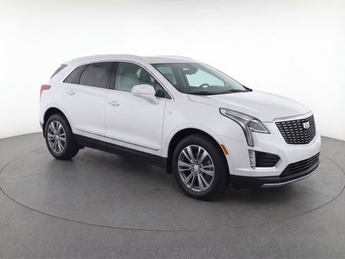 Used 2023 Cadillac XT5 Premium Luxury image 2