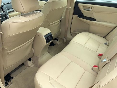 Used 2017 Toyota Camry XLE w/ Moonroof Package image 27