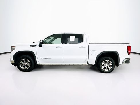Used 2025 GMC Sierra 1500 SLT AWD/4WD image 4