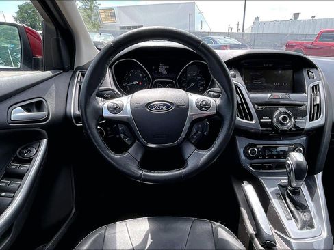 Used 2013 Ford Focus Titanium w/ Titanium Handling Pkg FWD image 4