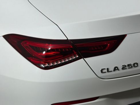 Used 2023 Mercedes-Benz CLA 250 image 25