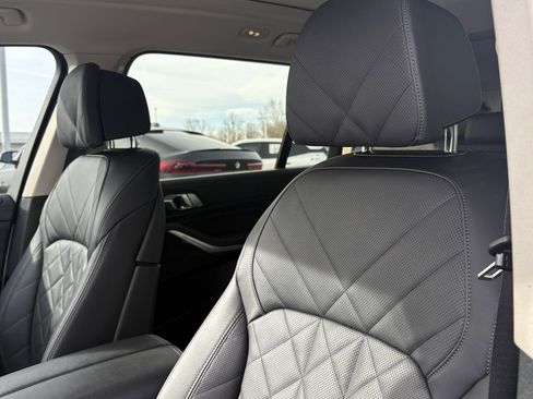 Used 2023 BMW X7 xDrive40i image 18