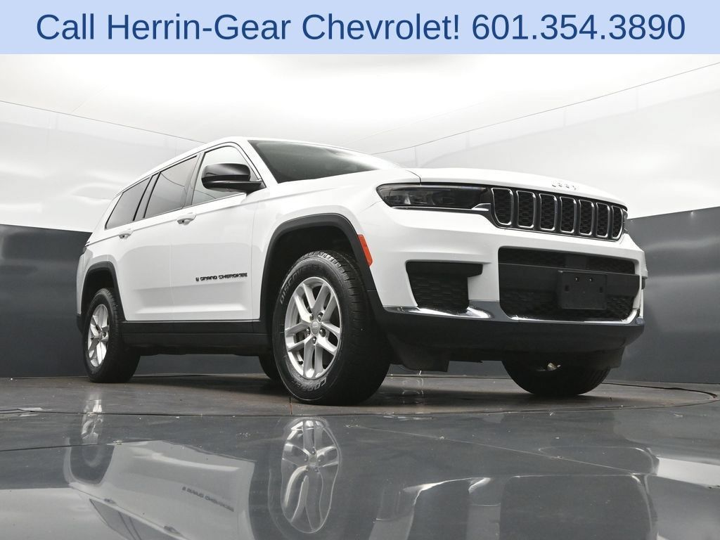 Used 2023 Jeep Grand Cherokee L Laredo RWD image 44