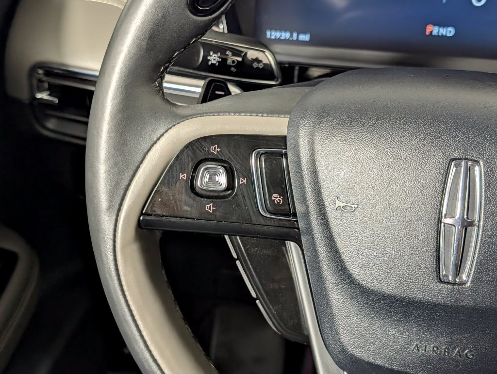 Used 2025 Lincoln Corsair Reserve AWD/4WD image 19