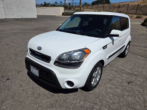 Used 2013 Kia Soul FWD image 9