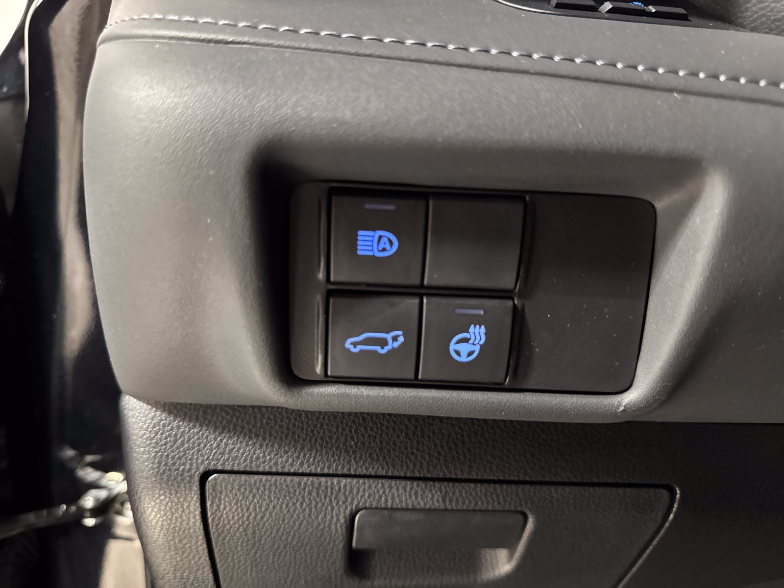 Used 2022 Toyota Highlander Limited AWD/4WD image 14