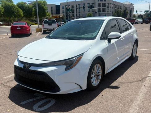Used 2020 Toyota Corolla LE w/ LE Premium Package image 2