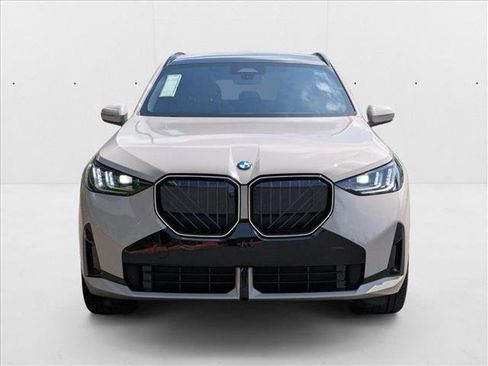 Used 2025 BMW X3 xDrive30i w/ Premium Package image 5