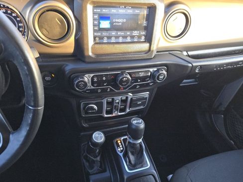 Used 2018 Jeep Wrangler Unlimited Sport S image 28