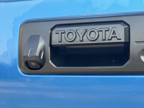 Used 2017 Toyota Tundra SR5 AWD/4WD image 5