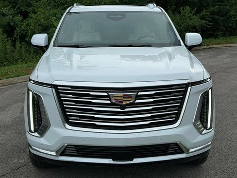 Used 2026 Cadillac Escalade ESV Platinum Luxury AWD/4WD image 14