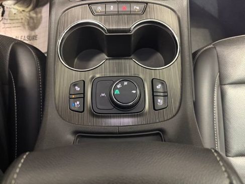 Certified 2021 GMC Acadia SLT w/ Elevation Edition FWD image 25