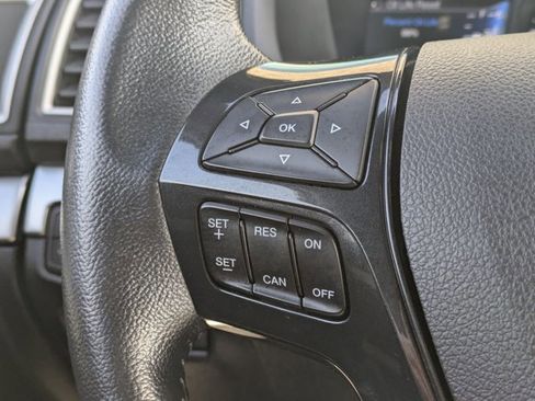 Used 2017 Ford Explorer XLT w/ Equipment Group 202A image 20