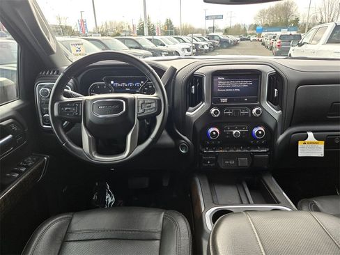 Used 2023 GMC Sierra 3500 Denali image 10