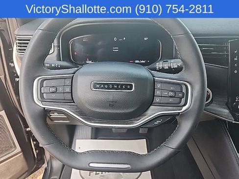 Certified 2024 Jeep Wagoneer L Series II w/ Flexible Seating Group AWD/4WD image 11