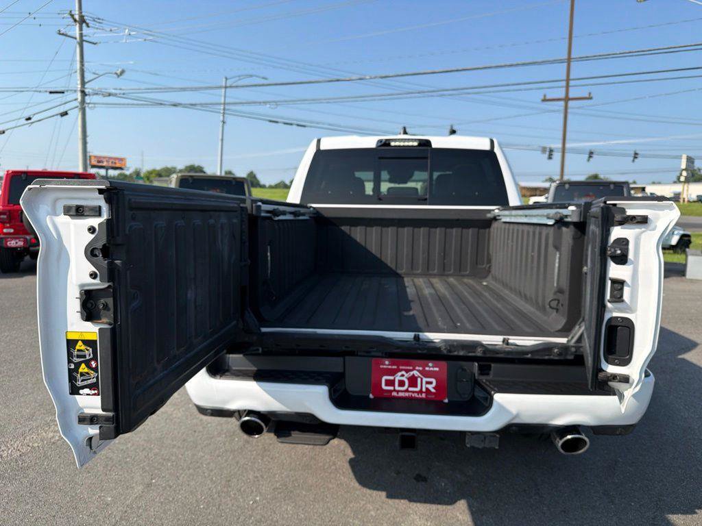 Used 2022 RAM 1500 Limited AWD/4WD image 11