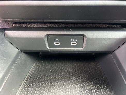 Used 2023 Honda Accord EX image 32