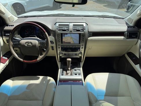 Used 2018 Lexus GX 460 Luxury AWD/4WD image 25