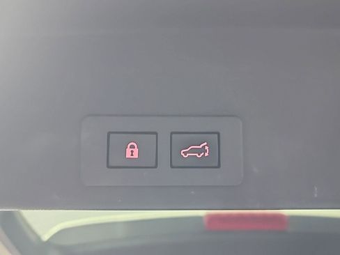 Used 2020 Subaru Ascent Premium w/ Convenience Package image 9