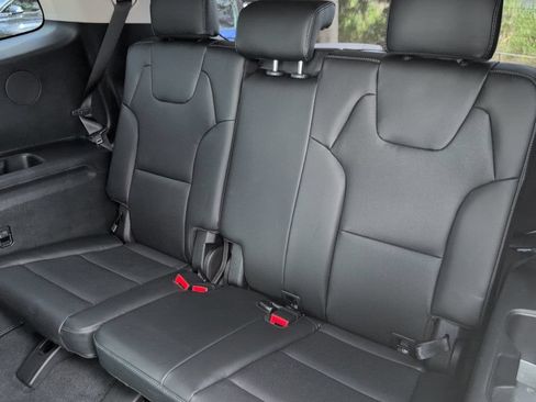 Used 2025 Kia Telluride S FWD image 12