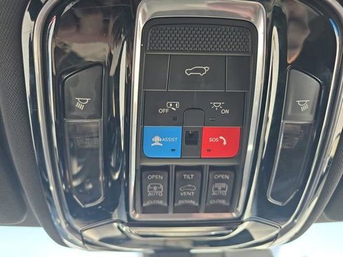 Used 2022 Jeep Grand Cherokee L Overland w/ Luxury Tech Group IV image 45