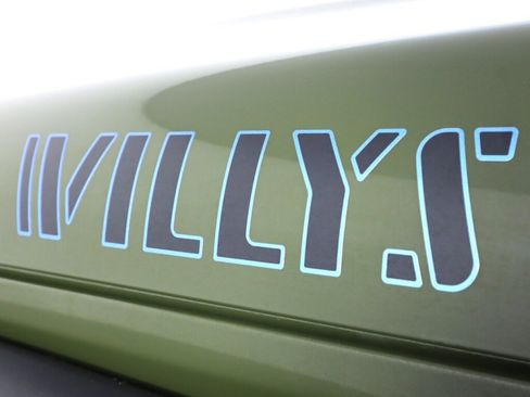 Used 2023 Jeep Wrangler Unlimited w/ Sun & Screen Package AWD/4WD image 40