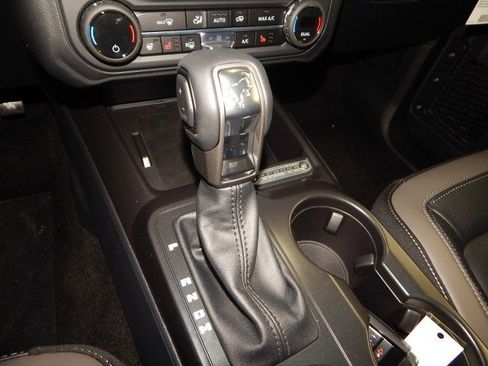 New 2025 Ford Bronco Outer Banks image 23