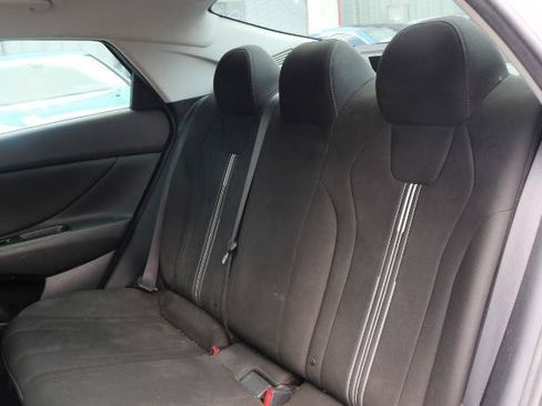 Used 2023 Hyundai Elantra SEL w/ Convenience Package FWD image 16