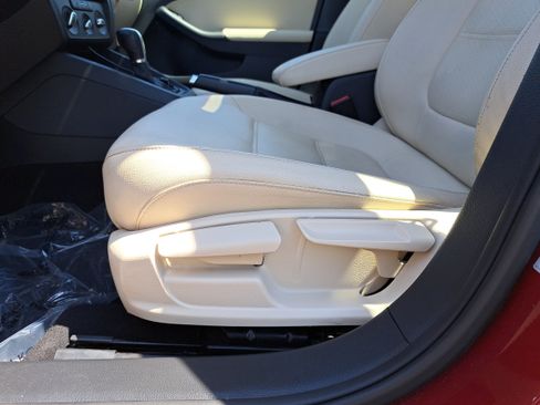Used 2018 Volkswagen Jetta SE FWD image 25