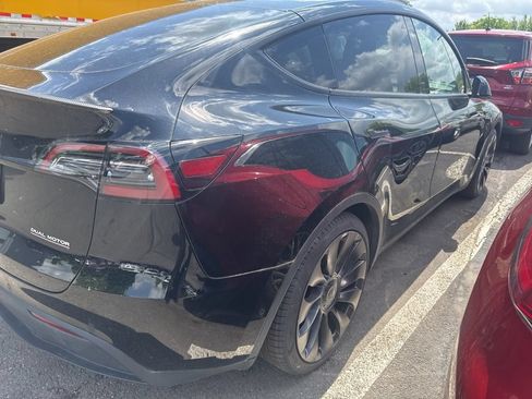 Used 2021 Tesla Model Y Performance AWD/4WD image 2