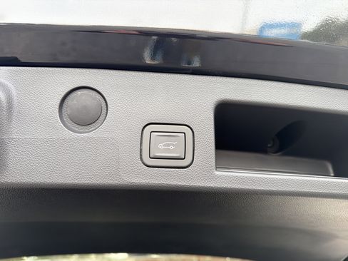 New 2026 Chevrolet Equinox ACTIV w/ Convenience Package III image 19