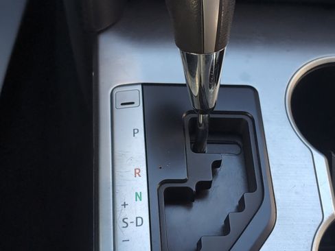 Used 2013 Toyota Camry SE image 24