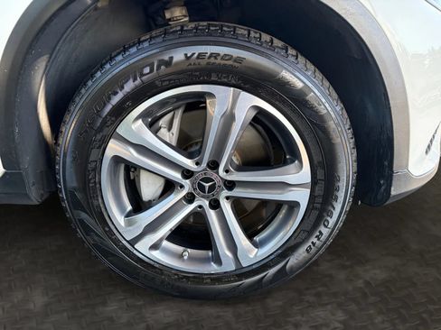 Used 2019 Mercedes-Benz GLC 300 4MATIC image 38