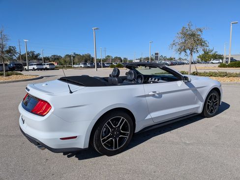 Used 2022 Ford Mustang Premium image 5