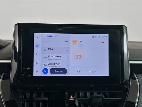 Used 2025 Toyota Corolla LE image 19