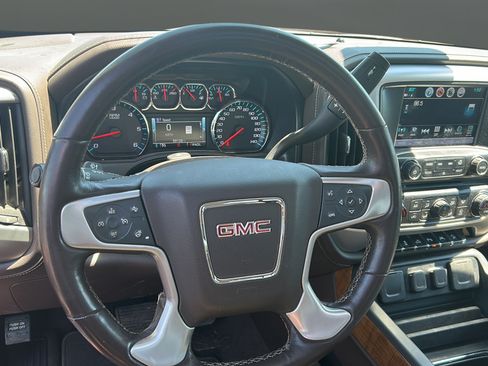 Used 2018 GMC Sierra 1500 SLT AWD/4WD image 10
