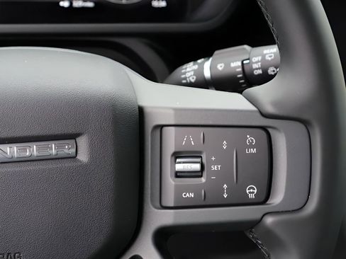 New 2026 Land Rover Defender 110 S image 32