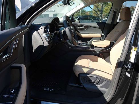 Used 2025 Audi Q7 3.0T Premium Plus w/ Premium Plus Package AWD/4WD image 8