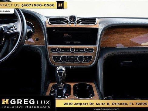 Used 2022 Bentley Bentayga AWD/4WD image 45