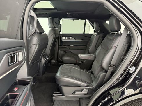 Certified 2025 Ford Explorer ST image 15