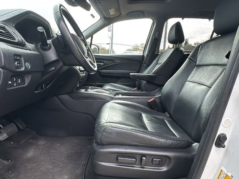 Used 2020 Honda Pilot Touring image 8