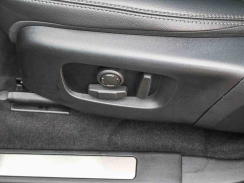 Used 2024 Land Rover Discovery Sport Dynamic SE image 31