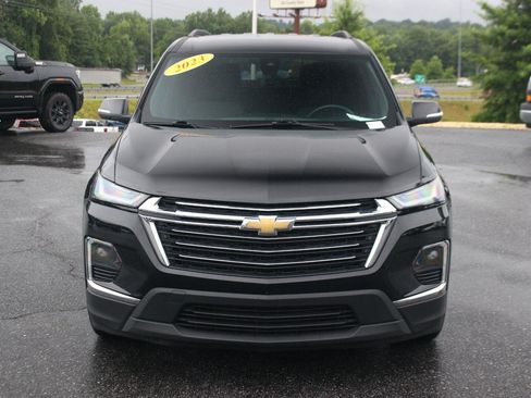 Used 2023 Chevrolet Traverse LT w/ LPO, Cargo Package AWD/4WD image 2