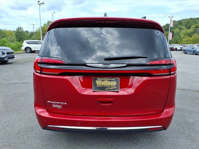 Used 2025 Chrysler Pacifica Select FWD image 6