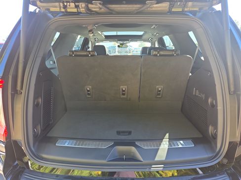 Used 2023 GMC Yukon AT4 w/ AT4 Premium Package image 11